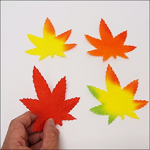 秋装飾　もみじ落ち葉オレンジ　(50枚セット)